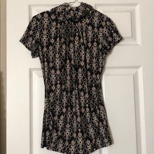 Short sleeve turtle neck blouse